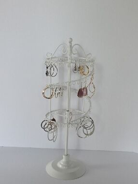 White Metal Spiral Jewelry Stand with Multiple Hanging Loops